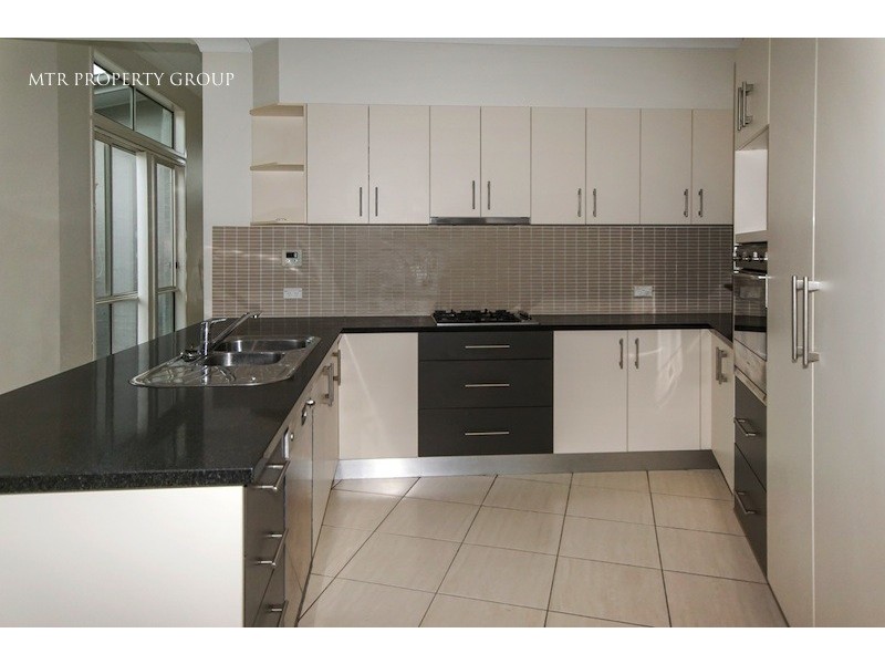 16 Elm Place, Heathwood QLD 4110