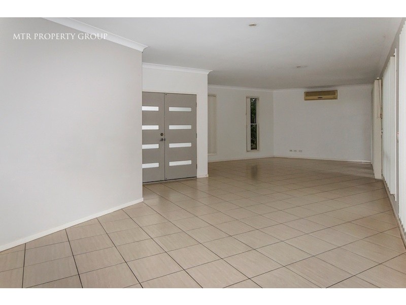 16 Elm Place, Heathwood QLD 4110