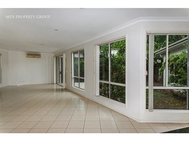 16 Elm Place, Heathwood QLD 4110