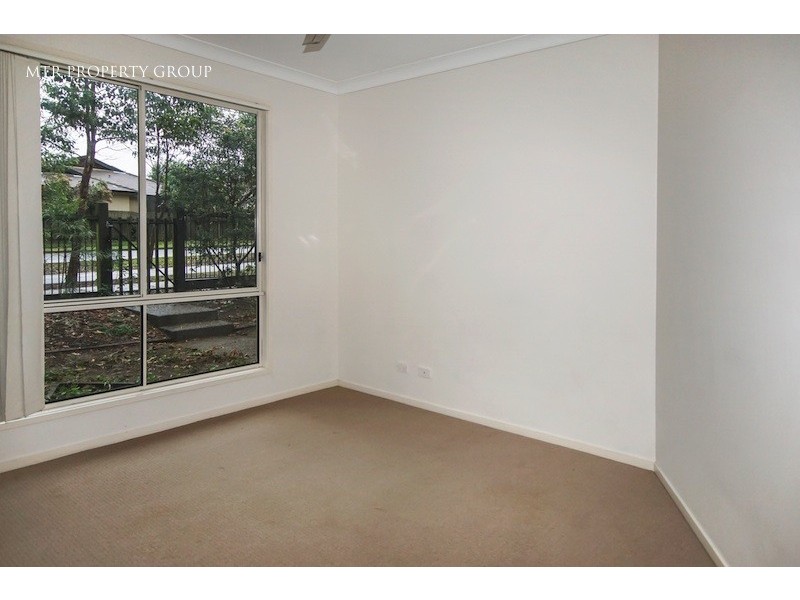 16 Elm Place, Heathwood QLD 4110