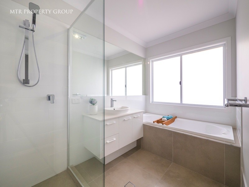 35 Renoir Crescent, Forest Lake QLD 4078