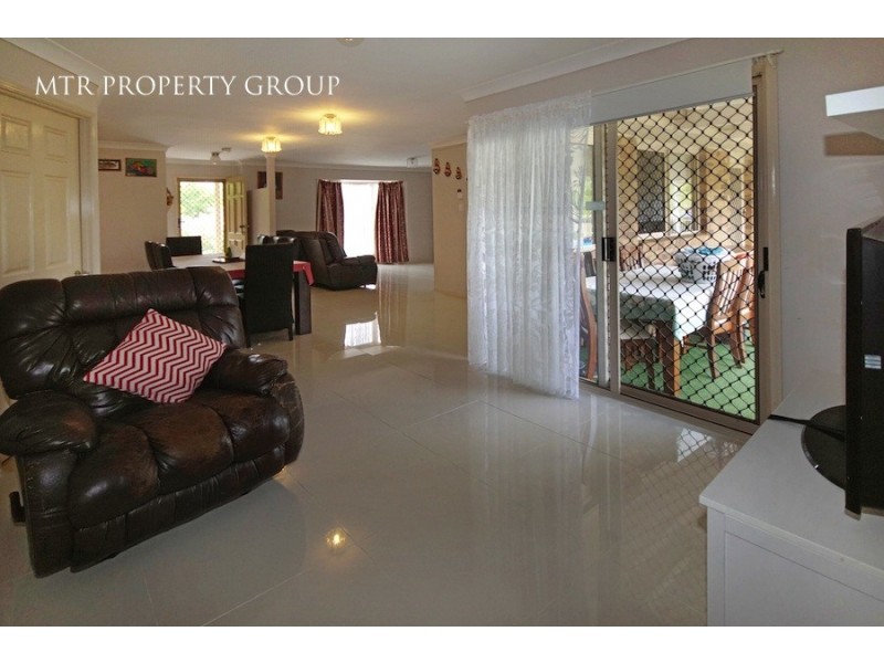 8 Whipbird Place, Doolandella QLD 4077