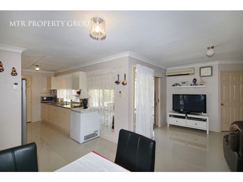 8 Whipbird Place, Doolandella QLD 4077