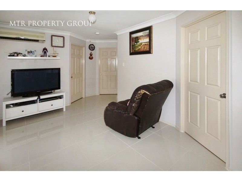 8 Whipbird Place, Doolandella QLD 4077