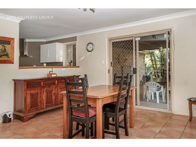 122 Laricina Circuit, Forest Lake QLD 4078