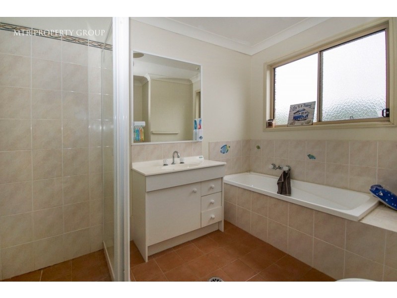 66 Glasshouse Crescent, Forest Lake QLD 4078