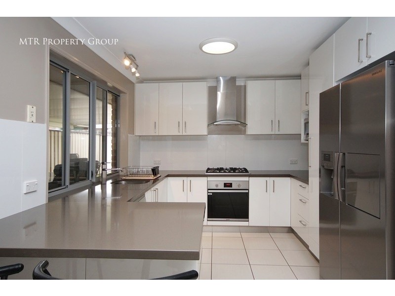 27 Carolina Parade, Forest Lake QLD 4078