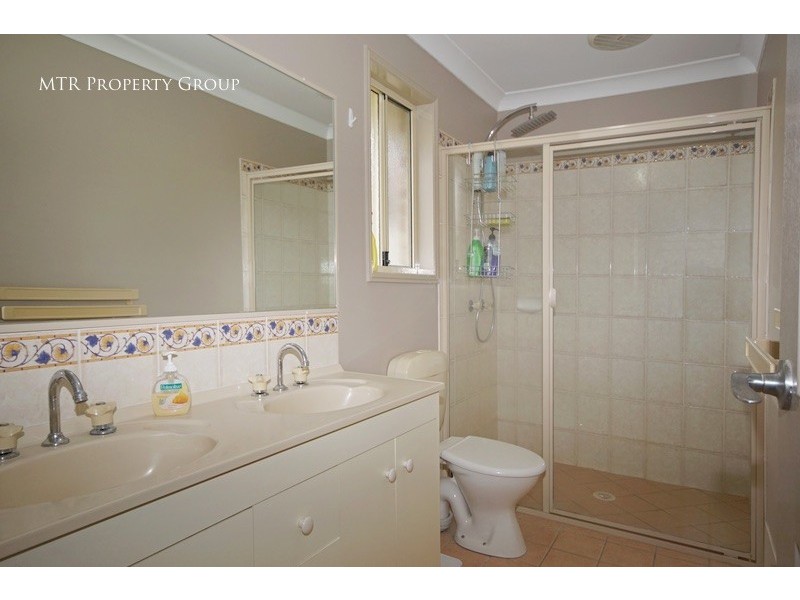 27 Carolina Parade, Forest Lake QLD 4078