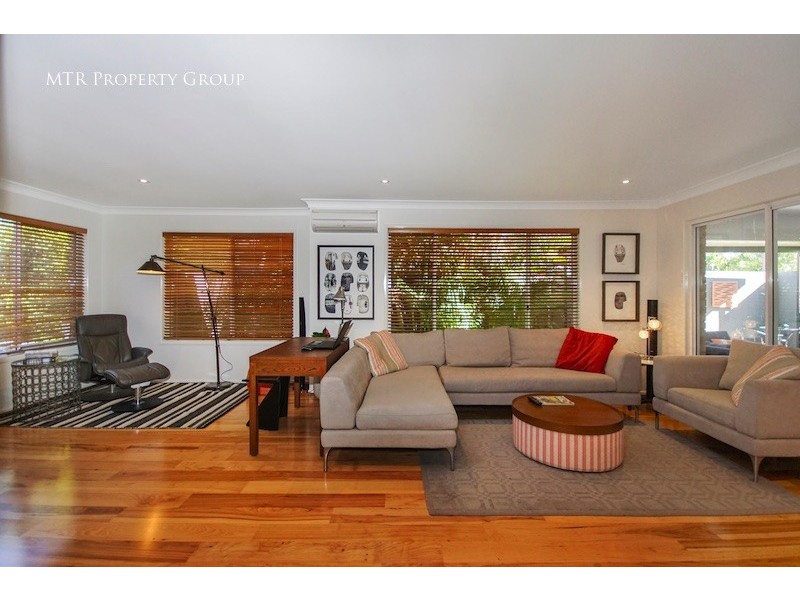 6 Beerwah Place, Forest Lake QLD 4078