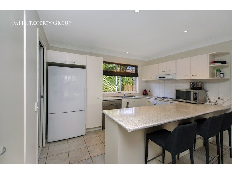 6 Beerwah Place, Forest Lake QLD 4078