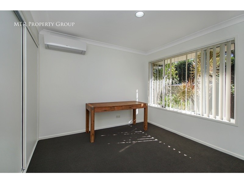 6 Beerwah Place, Forest Lake QLD 4078