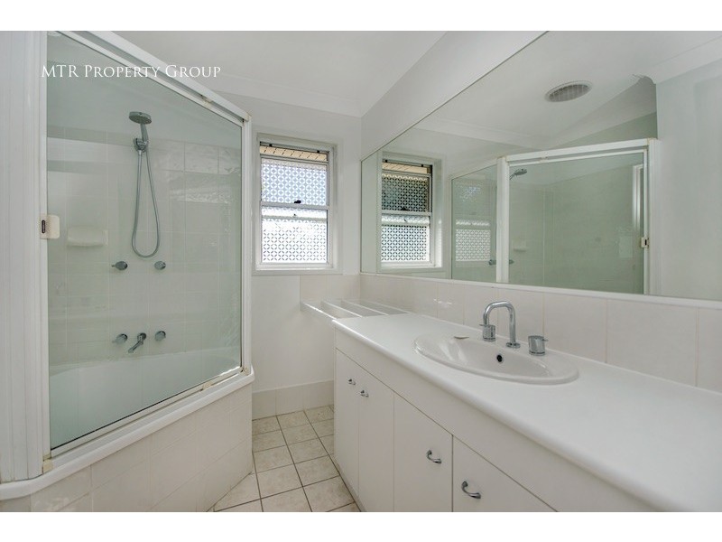 6 Beerwah Place, Forest Lake QLD 4078