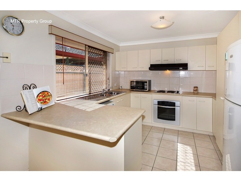 25 Serrata Circuit, Forest Lake QLD 4078