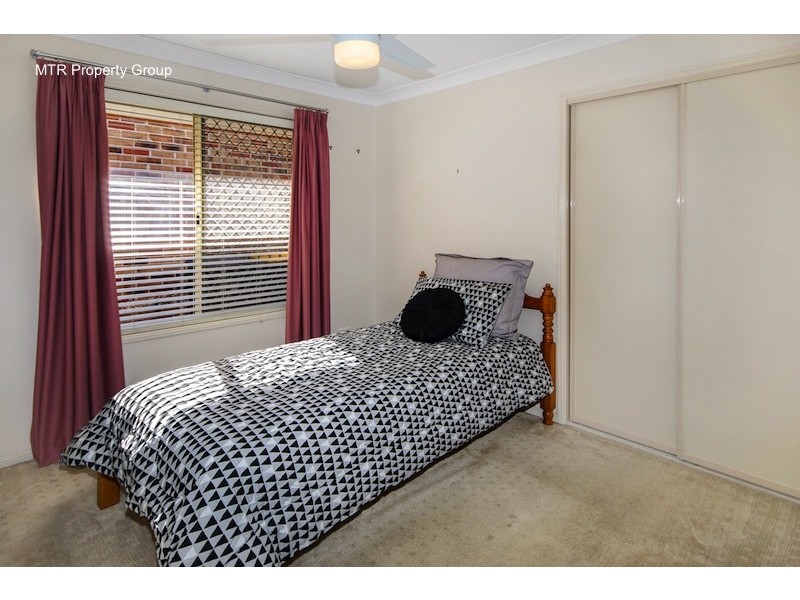 25 Serrata Circuit, Forest Lake QLD 4078