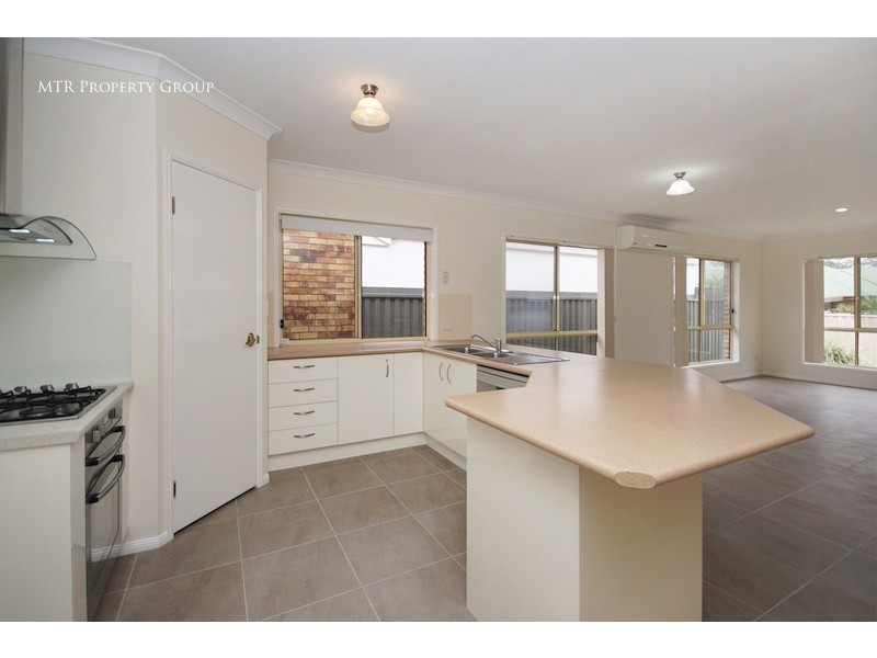 27 Rimu Crescent, Forest Lake QLD 4078