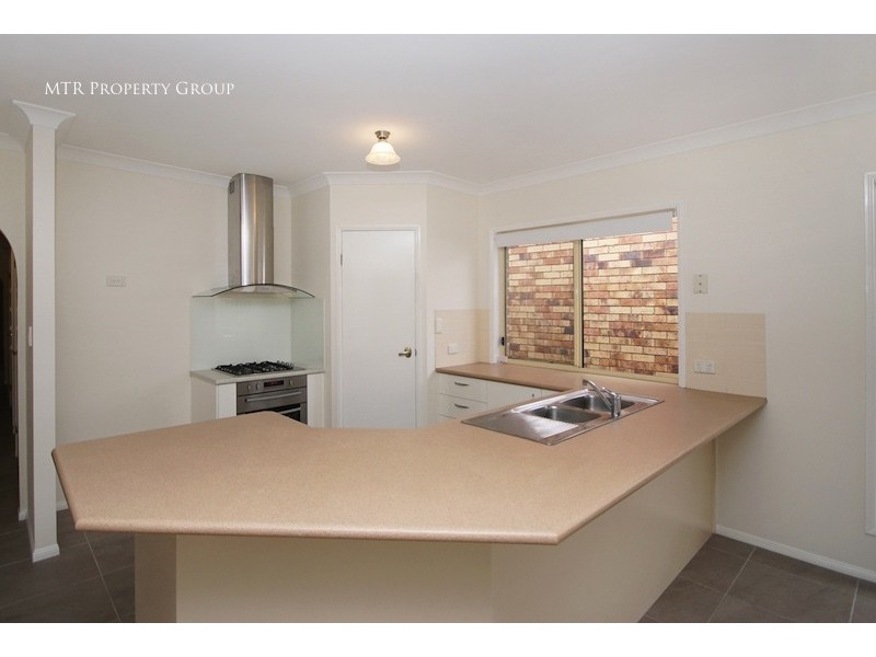 27 Rimu Crescent, Forest Lake QLD 4078