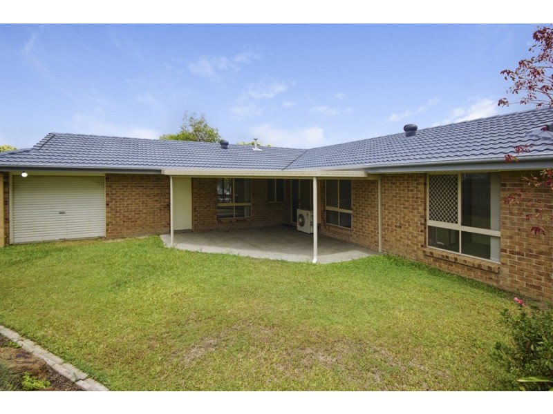 15 Serrata Circuit, Forest Lake QLD 4078