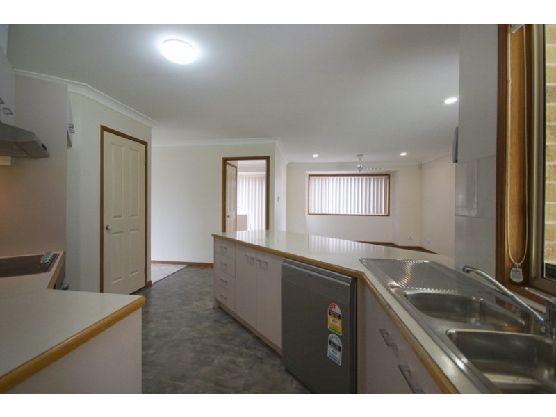 15 Serrata Circuit, Forest Lake QLD 4078