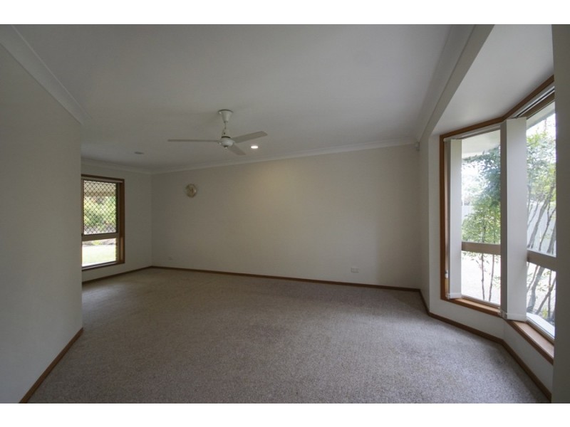 15 Serrata Circuit, Forest Lake QLD 4078