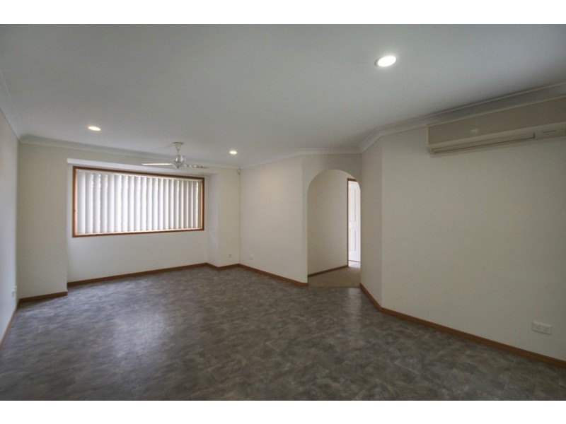 15 Serrata Circuit, Forest Lake QLD 4078