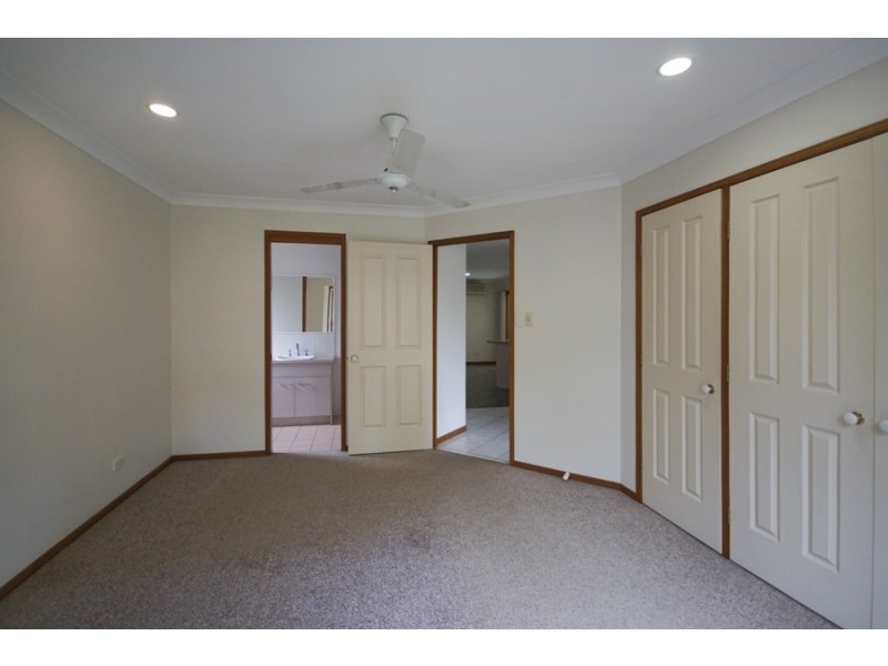 15 Serrata Circuit, Forest Lake QLD 4078