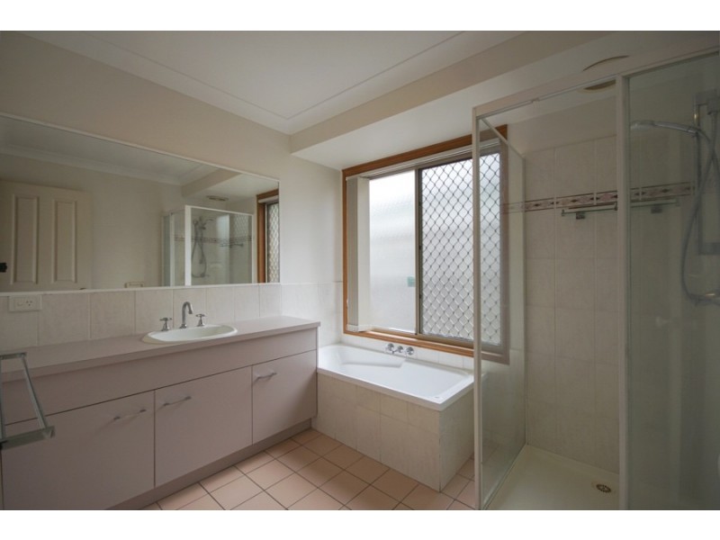 15 Serrata Circuit, Forest Lake QLD 4078