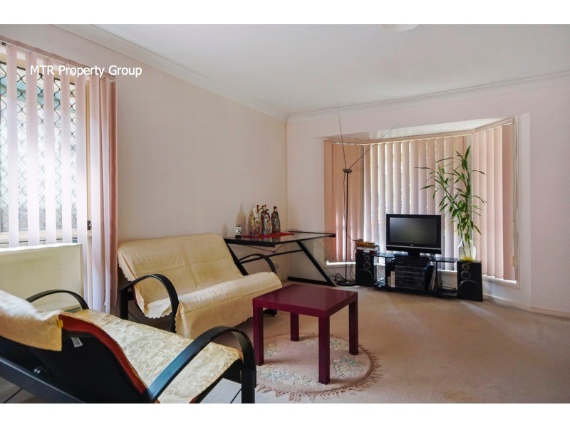 4 McKenzie Place, Forest Lake QLD 4078