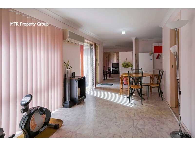 4 McKenzie Place, Forest Lake QLD 4078