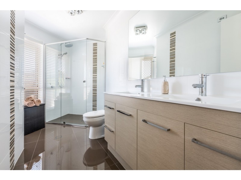 1 Terranora Place, Forest Lake QLD 4078