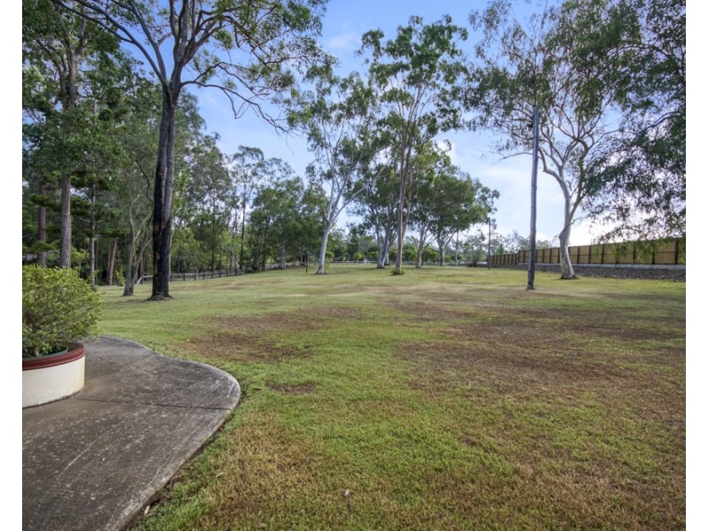 86 Devries Road, Pallara QLD 4110