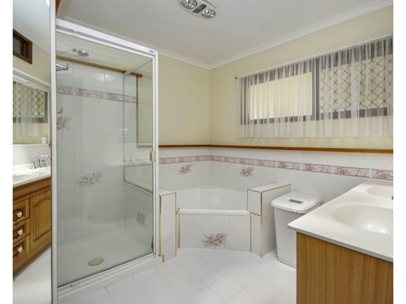 86 Devries Road, Pallara QLD 4110