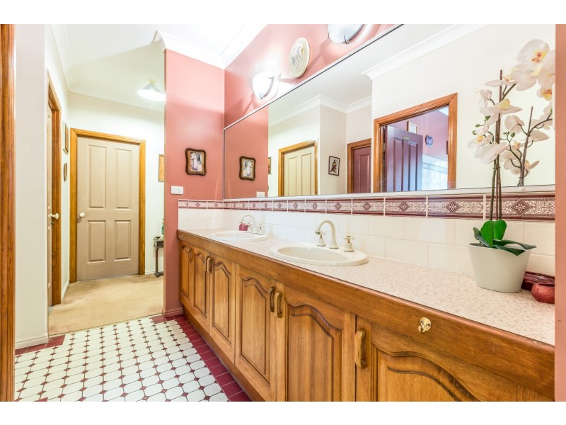 63 Renoir Crescent, Forest Lake QLD 4078