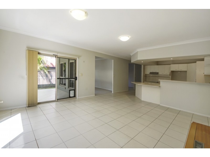 5 Riviera Way, Forest Lake QLD 4078