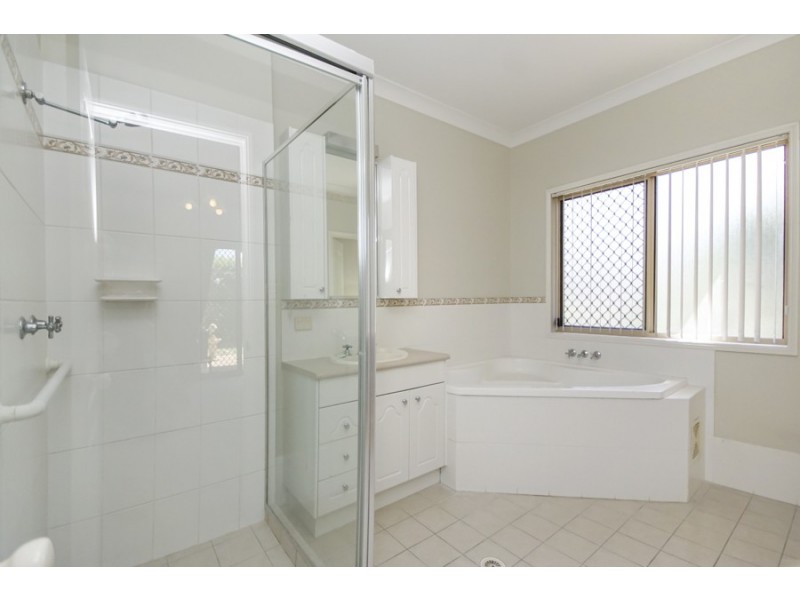 5 Riviera Way, Forest Lake QLD 4078