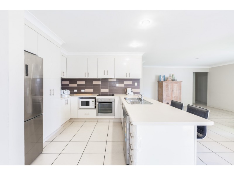 19 Brushwood Circuit, Forest Lake QLD 4078