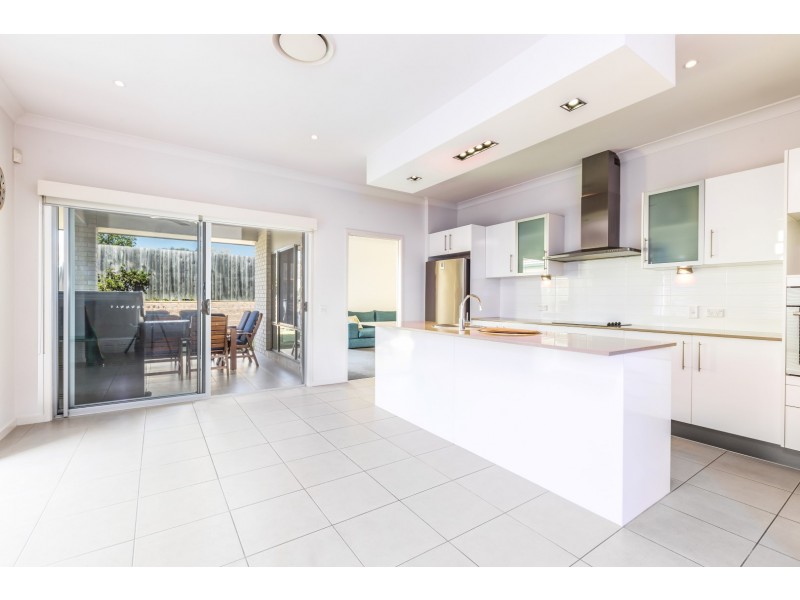 63 Hawthorne Street, Forest Lake QLD 4078