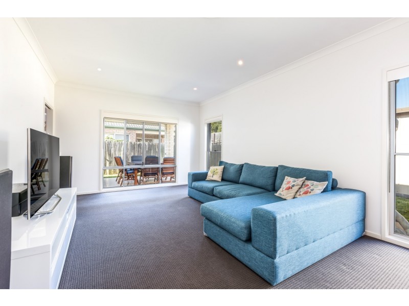 63 Hawthorne Street, Forest Lake QLD 4078