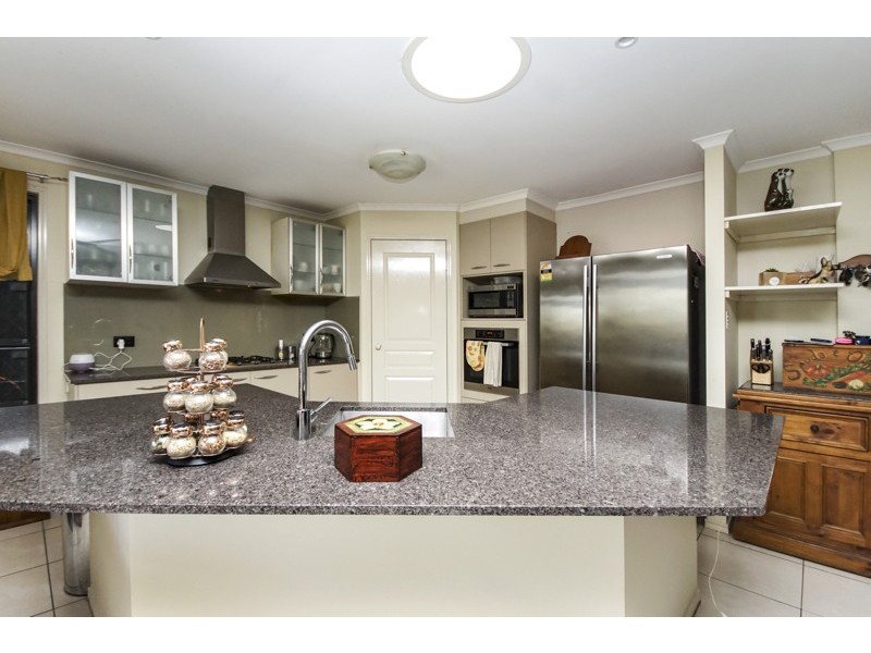 27 Paperbark Crescent, Heathwood QLD 4110