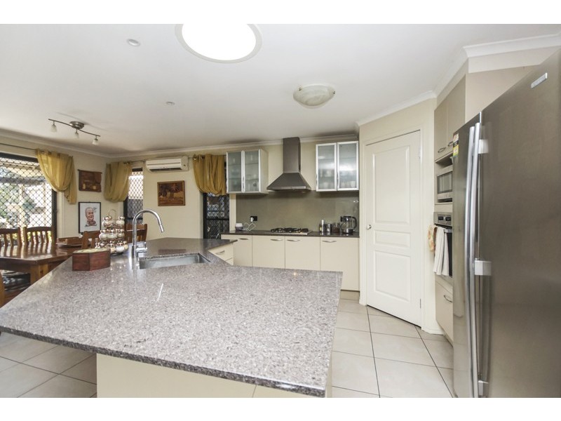 27 Paperbark Crescent, Heathwood QLD 4110