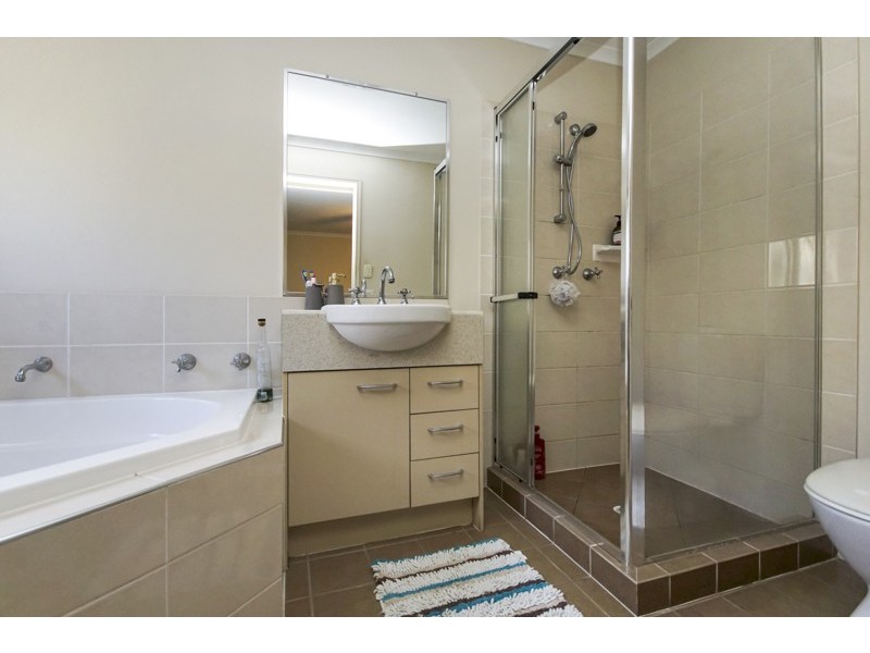 27 Paperbark Crescent, Heathwood QLD 4110