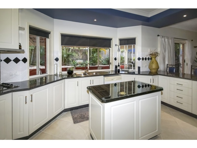 3 Stonyfell Place, Forest Lake QLD 4078