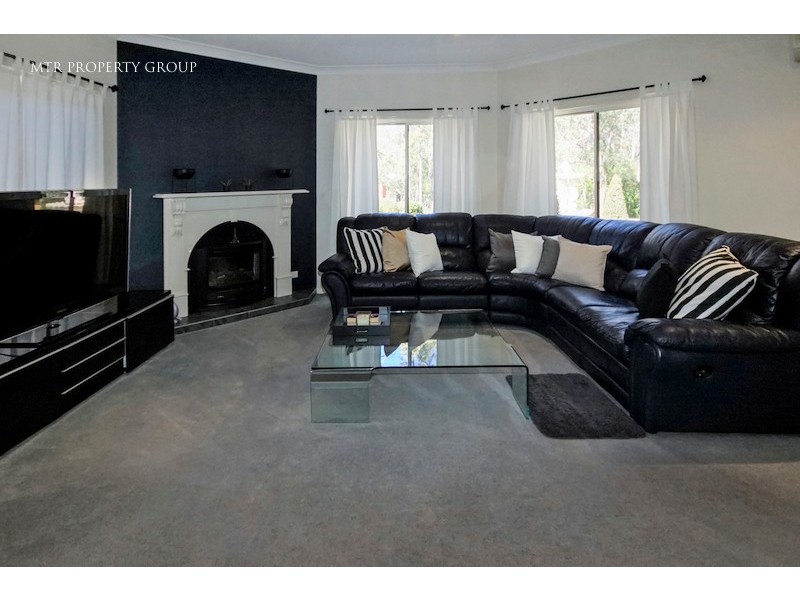 3 Stonyfell Place, Forest Lake QLD 4078