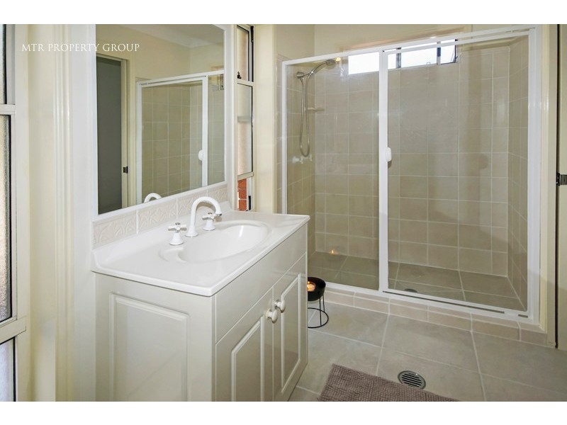 3 Stonyfell Place, Forest Lake QLD 4078