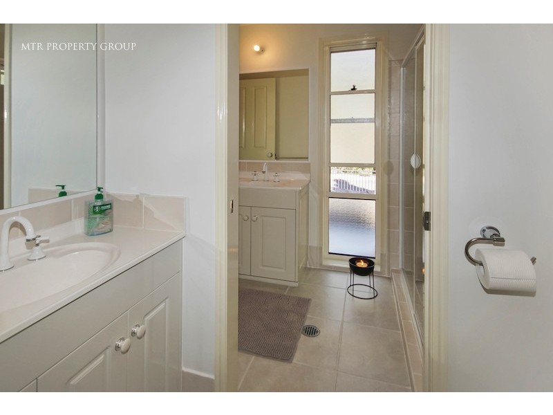 3 Stonyfell Place, Forest Lake QLD 4078