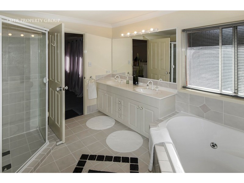 3 Stonyfell Place, Forest Lake QLD 4078