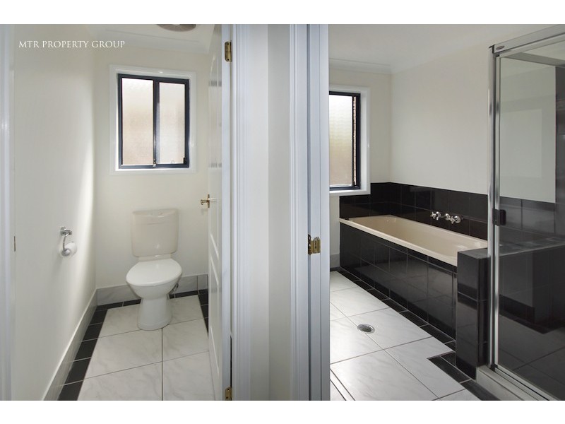 11 Leyburn Crescent, Forest Lake QLD 4078