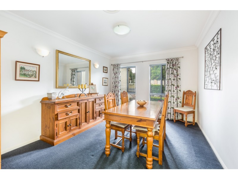 14 Camberwell Place, Forest Lake QLD 4078