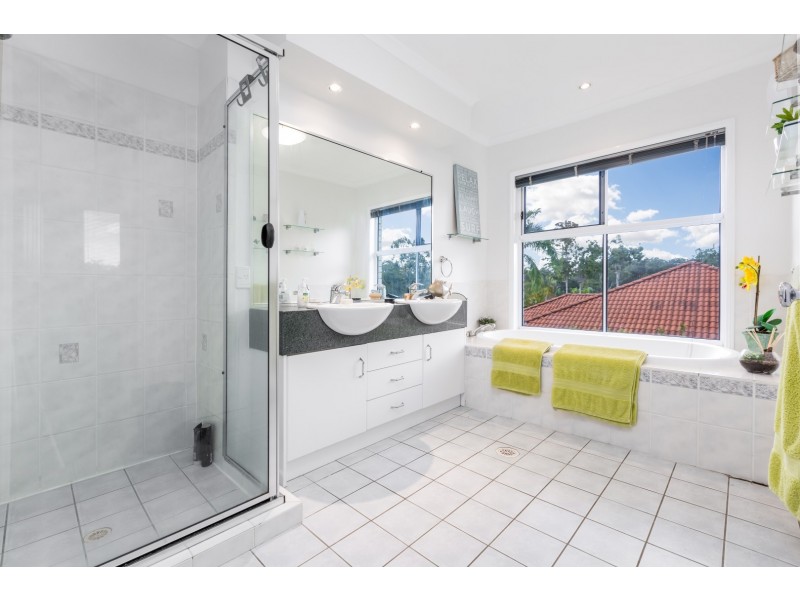 14 Camberwell Place, Forest Lake QLD 4078