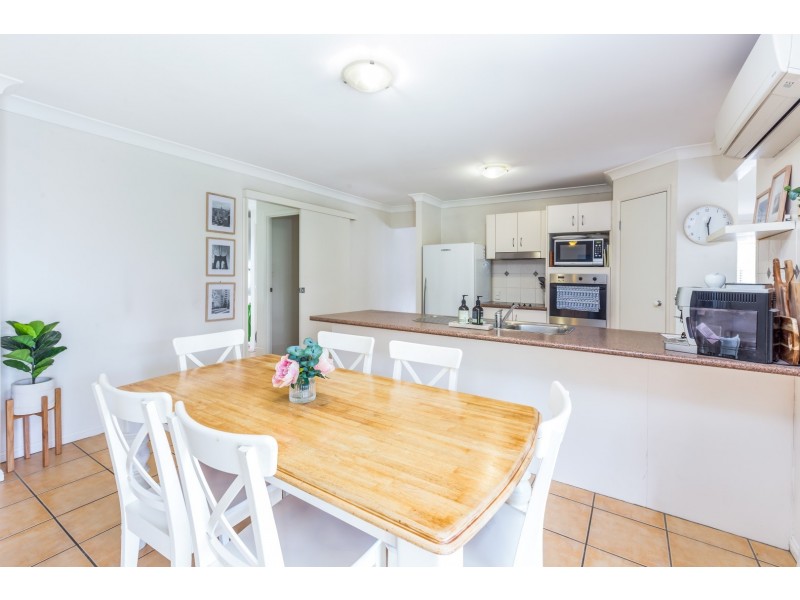 4 Hinchinbrook Circuit, Forest Lake QLD 4078