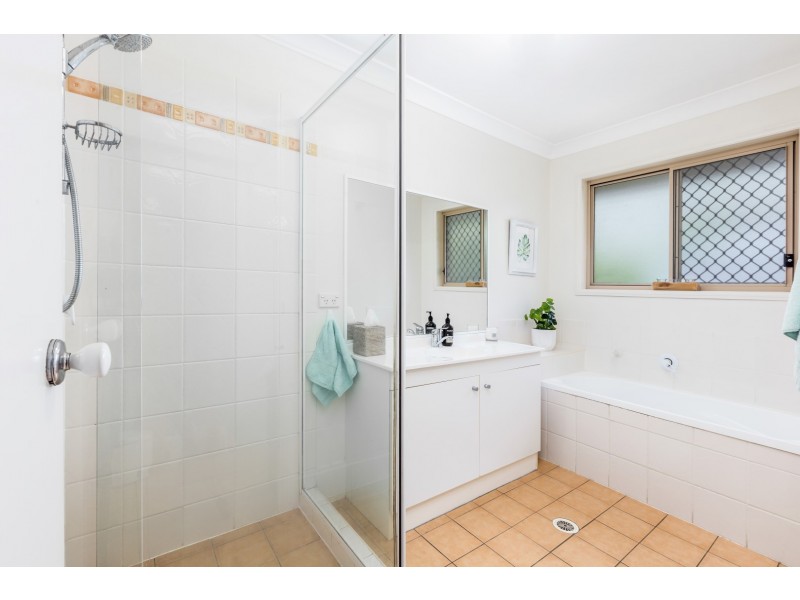 4 Hinchinbrook Circuit, Forest Lake QLD 4078